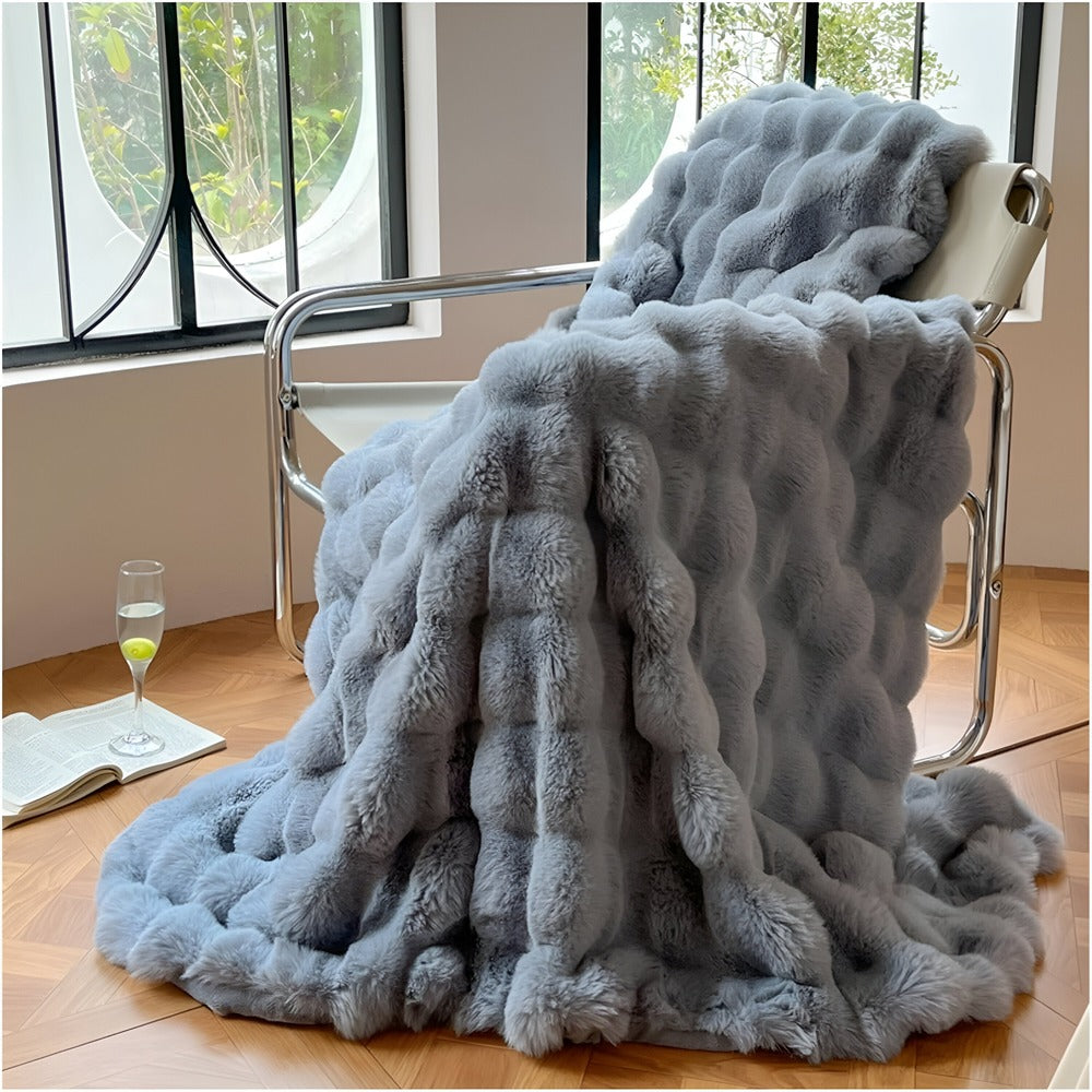 Skorter | Fluffy Faux Fur Travel Blanket – Soft and Washable Fleece Blanket