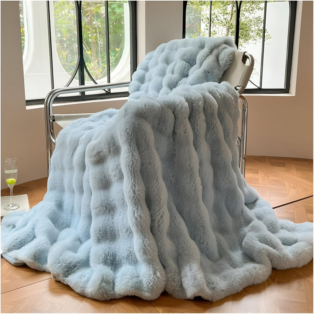 Skorter | Fluffy Faux Fur Travel Blanket – Soft and Washable Fleece Blanket