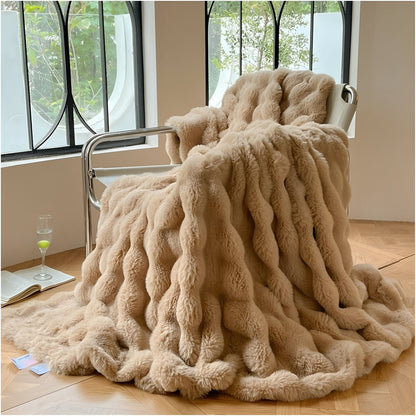 Skorter | Fluffy Faux Fur Travel Blanket – Soft and Washable Fleece Blanket