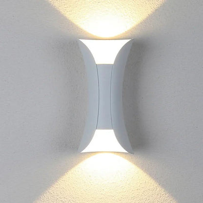 Skorter | Curved LED Wall Light with IP65 Protection