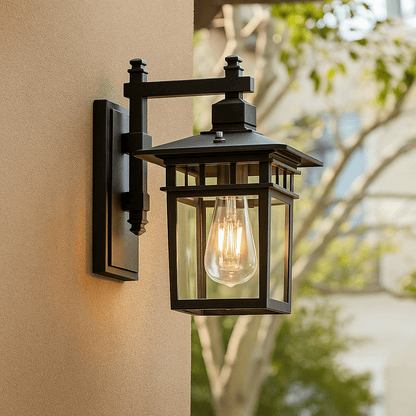 Skorter | Stylish, weatherproof outdoor wall lamp with adjustable light head