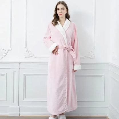 Skorter | Plush Fleece Contrast Trim Bathrobe