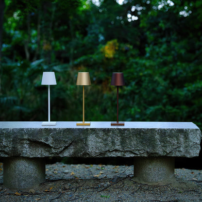 Skorter | PoldLight – Modern LED Table Lamp with Charging Capability