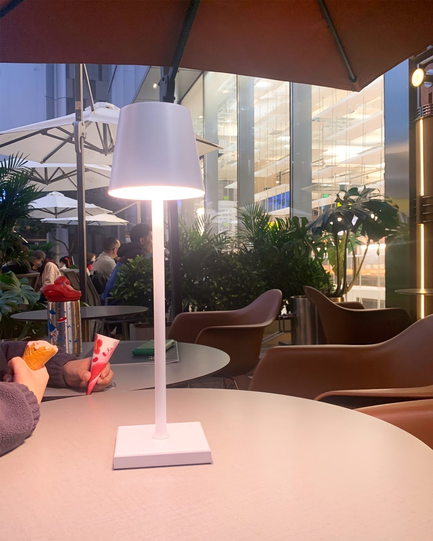 Skorter | PoldLight – Modern LED Table Lamp with Charging Capability