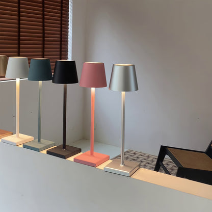 Skorter | PoldLight – Modern LED Table Lamp with Charging Capability