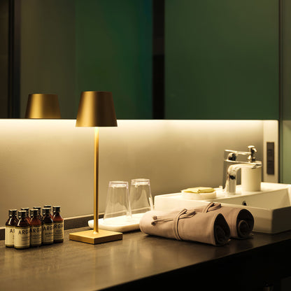 Skorter | PoldLight – Modern LED Table Lamp with Charging Capability