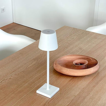 Skorter | PoldLight – Modern LED Table Lamp with Charging Capability