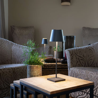 Skorter | PoldLight – Modern LED Table Lamp with Charging Capability