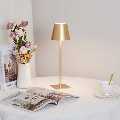 Skorter | PoldLight – Modern LED Table Lamp with Charging Capability