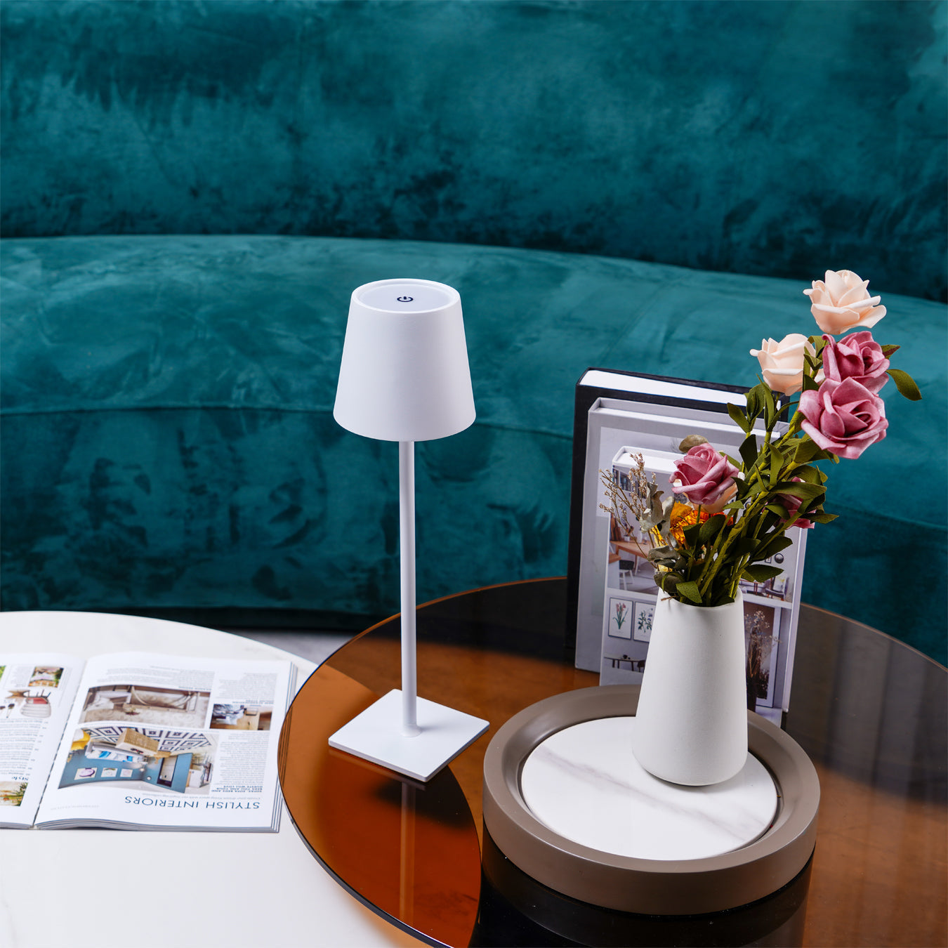 Skorter | PoldLight – Modern LED Table Lamp with Charging Capability