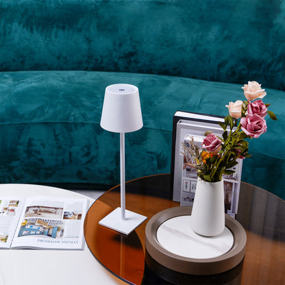 Skorter | PoldLight – Modern LED Table Lamp with Charging Capability