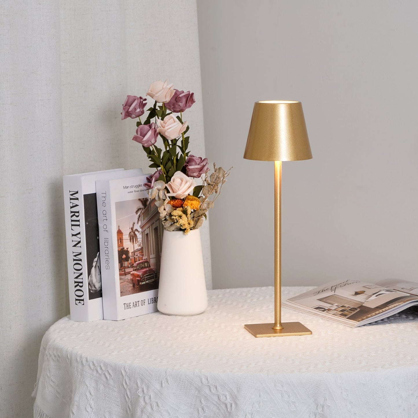 Skorter | PoldLight – Modern LED Table Lamp with Charging Capability