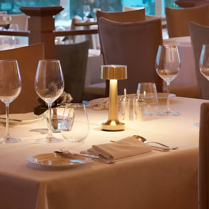 Skorter | Retrolight - Stylish LED restaurant table lamp with wireless USB charger