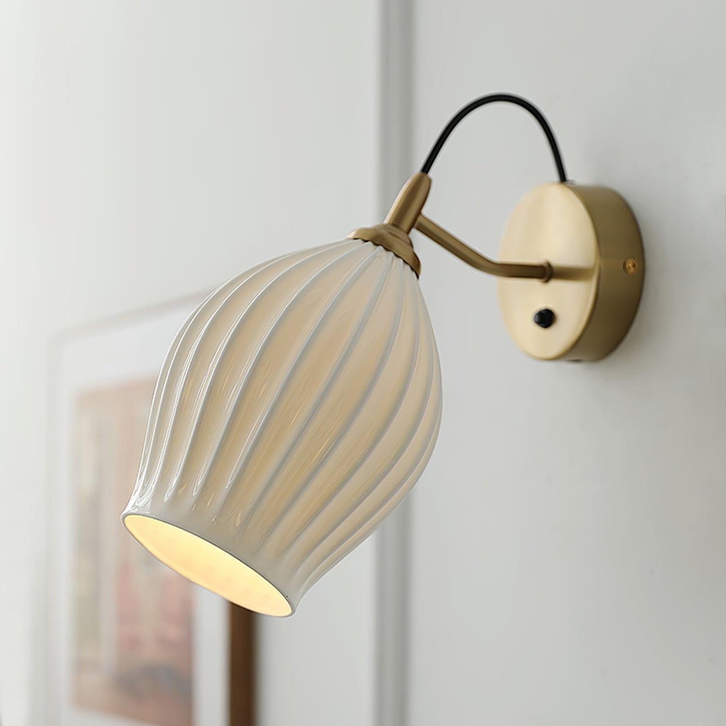 Skorter | Ceramic Ribbed Wall Lamp