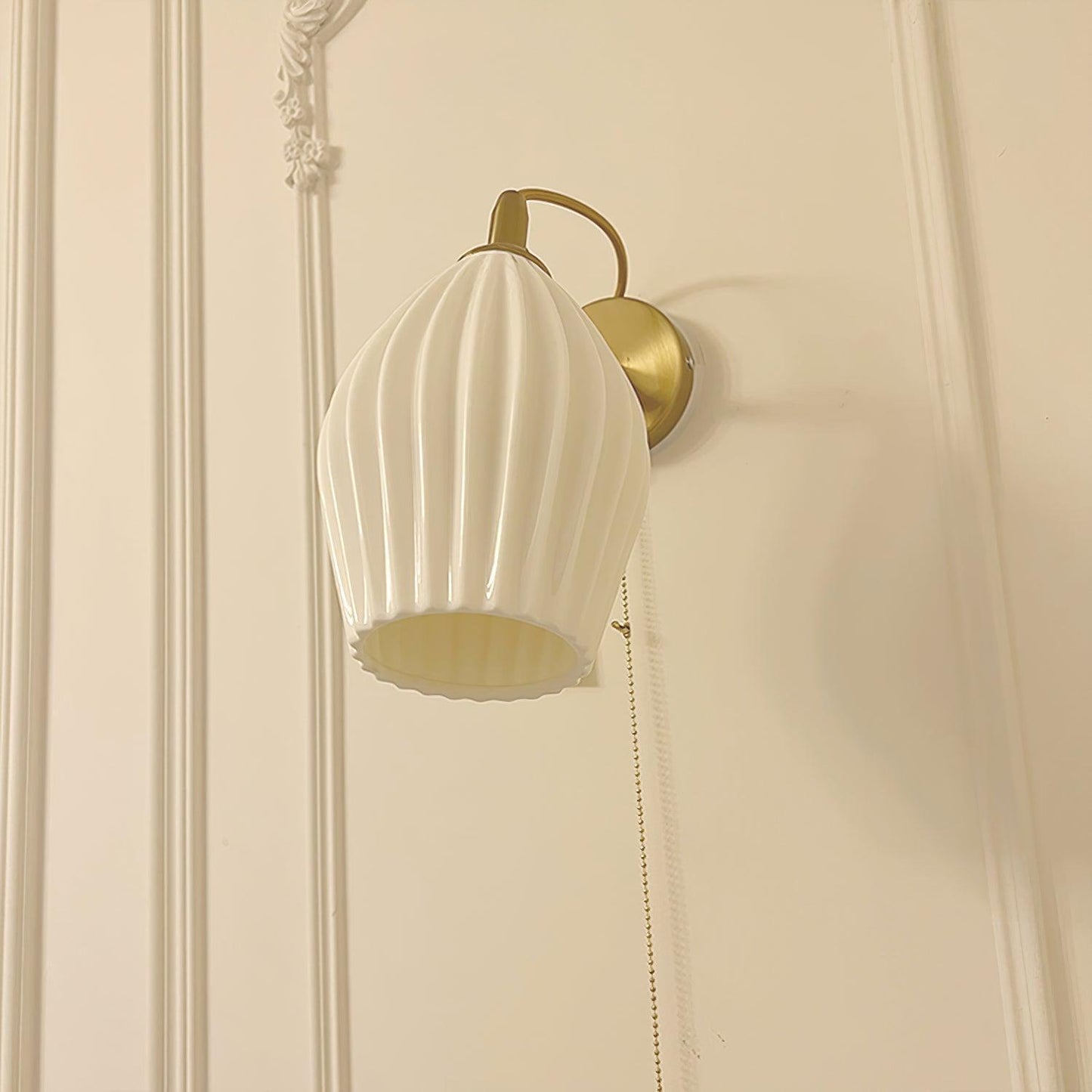 Skorter | Ceramic Ribbed Wall Lamp