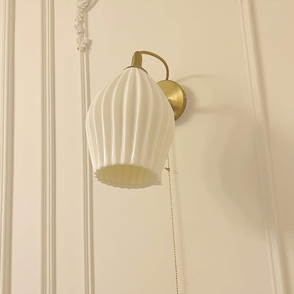 Skorter | Ceramic Ribbed Wall Lamp