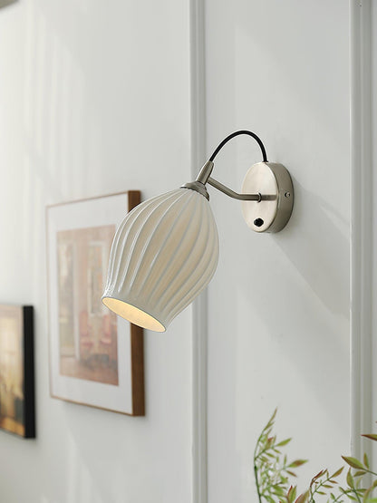Skorter | Ceramic Ribbed Wall Lamp