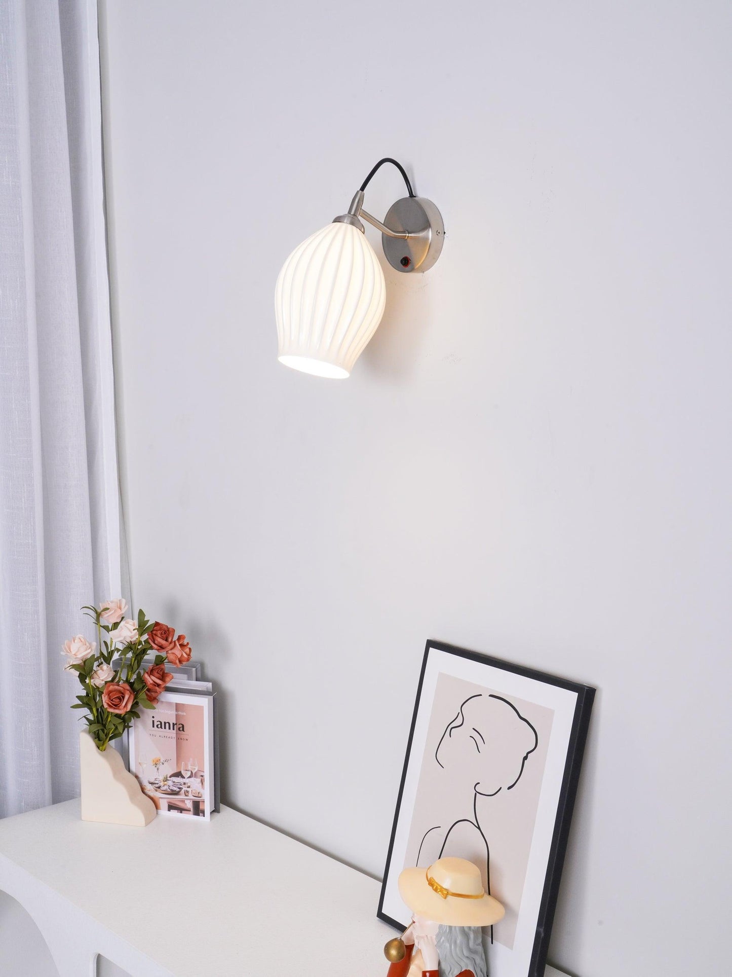 Skorter | Ceramic Ribbed Wall Lamp