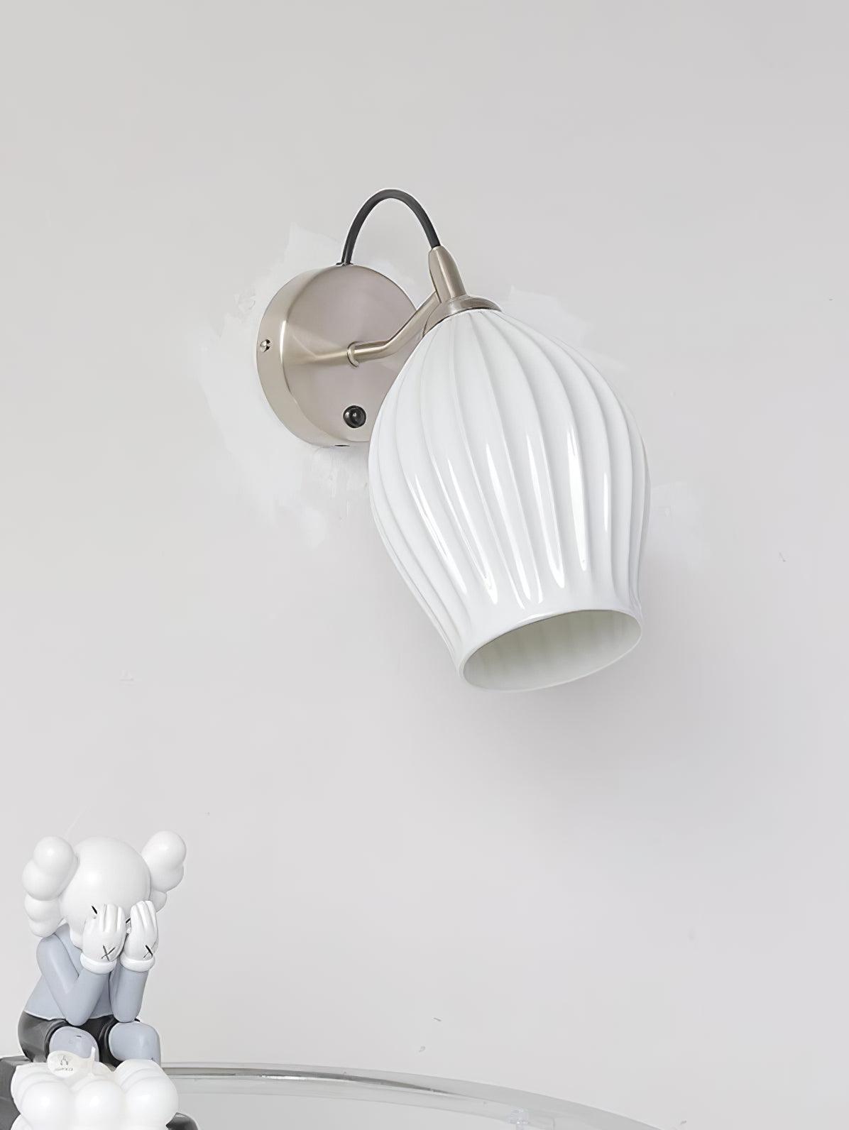 Skorter | Ceramic Ribbed Wall Lamp