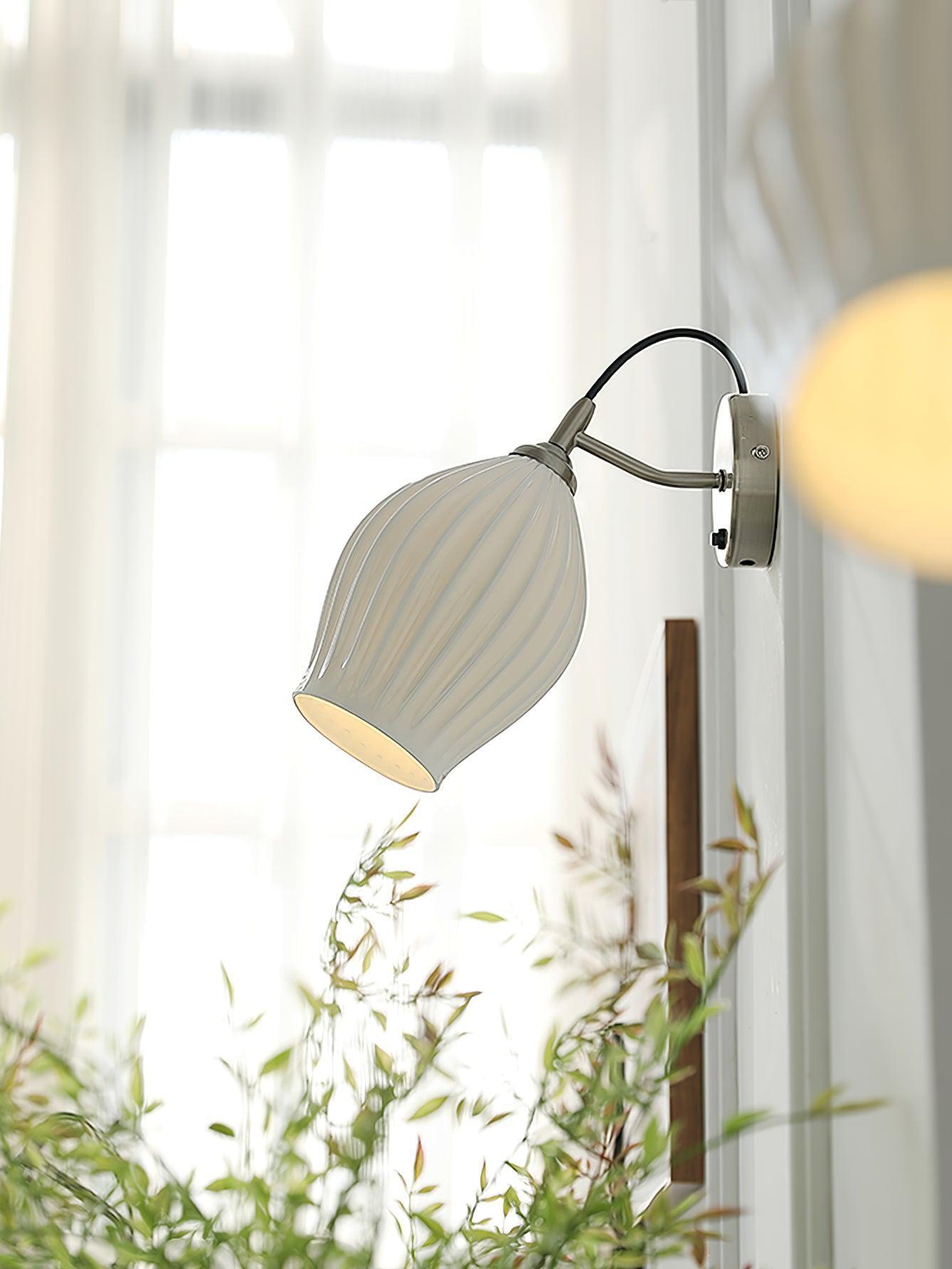 Skorter | Ceramic Ribbed Wall Lamp