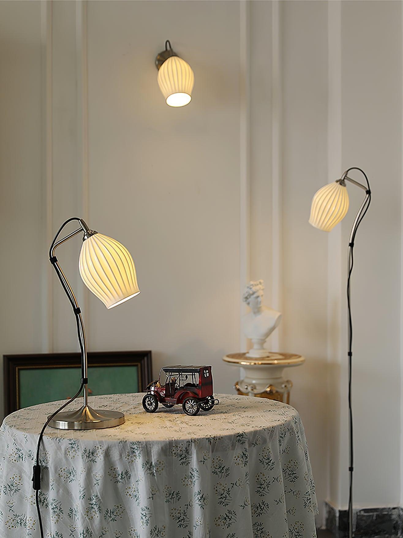 Skorter | Ceramic Ribbed Wall Lamp