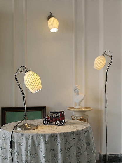 Skorter | Ceramic Ribbed Wall Lamp