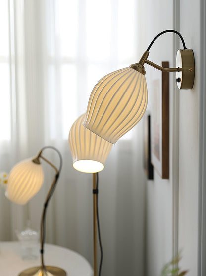 Skorter | Ceramic Ribbed Wall Lamp