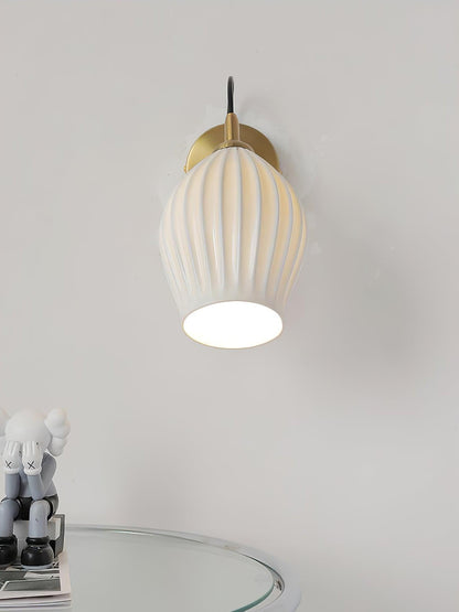 Skorter | Ceramic Ribbed Wall Lamp
