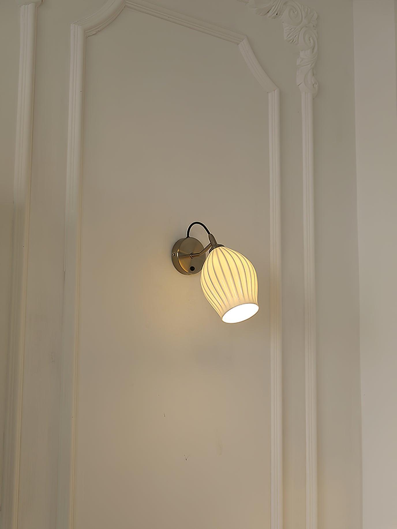 Skorter | Ceramic Ribbed Wall Lamp