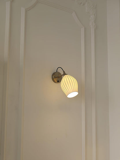 Skorter | Ceramic Ribbed Wall Lamp