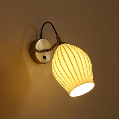 Skorter | Ceramic Ribbed Wall Lamp