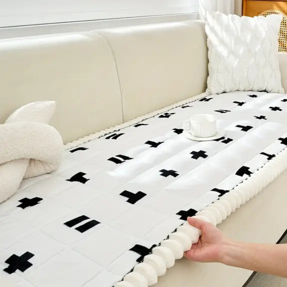 Skorter | Ruffled Cloud Edge Quilted Couch Cover