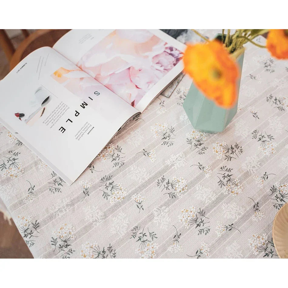 Skorter | Floral tablecloth