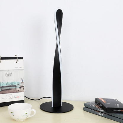 Skorter | DimLume – Aluminum Desk Lamp with Flexible Dimming Function