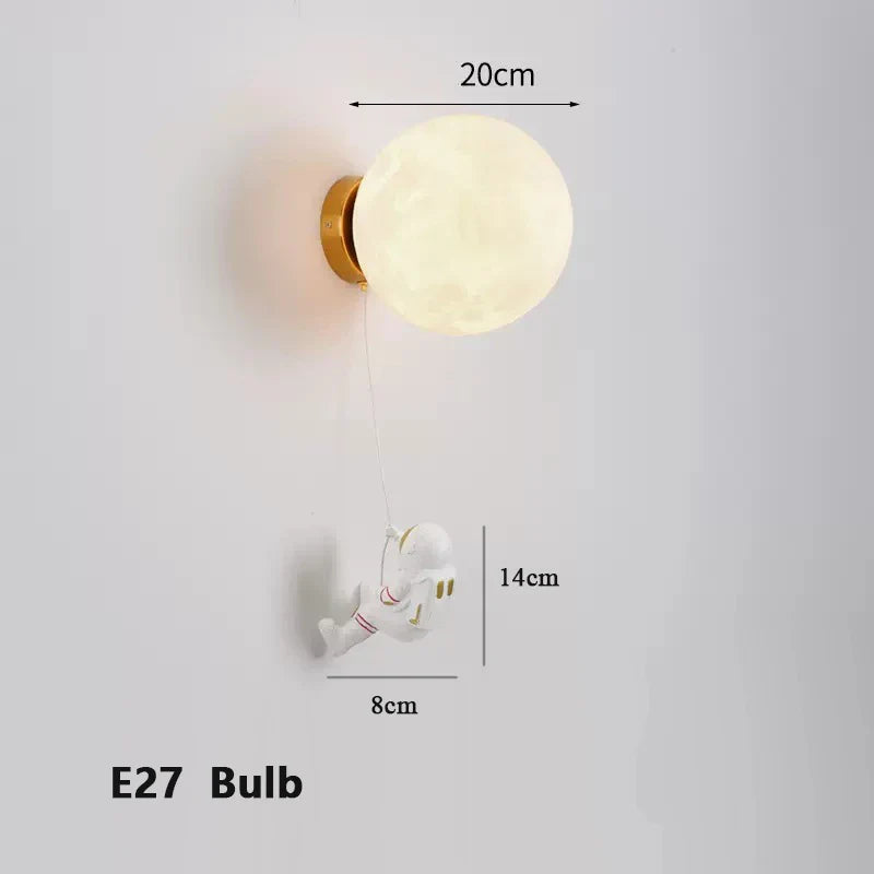 Skorter | LunarGlow - Astronaut Wall Lamp with Moon-Shaped Light