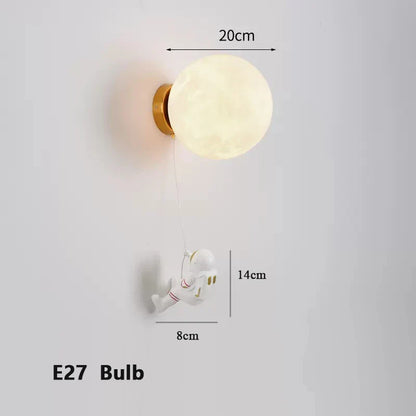 Skorter | LunarGlow - Astronaut Wall Lamp with Moon-Shaped Light
