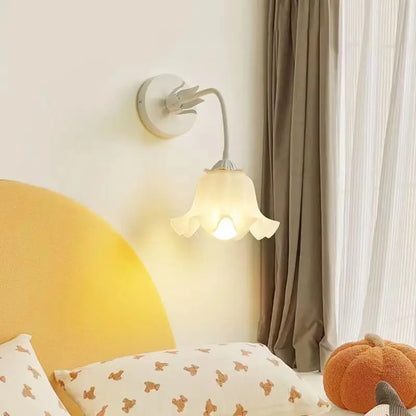 Skorter | FrenchBloom - Wall lamp Bedroom With Floral Design