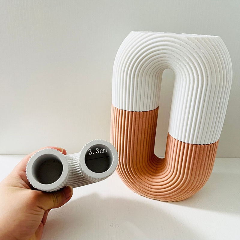 Skorter | Aina - U-shaped Vase