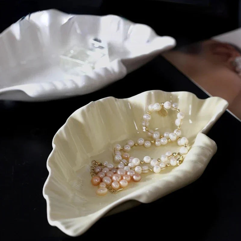 Skorter | Cream Ceramic Shell Plate