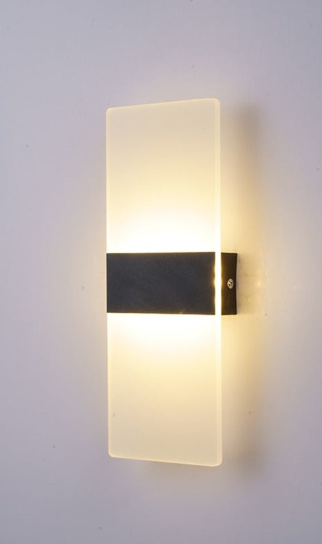 Skorter | SoftBeam – Streamlined Wall Lamp Perfect for Bedrooms