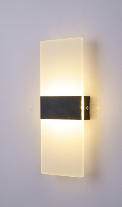 Skorter | SoftBeam – Streamlined Wall Lamp Perfect for Bedrooms