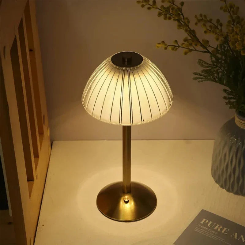 Skorter | Wireless three-color LED table lamp with dimming function