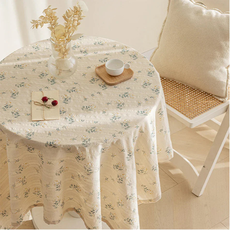 Skorter | Floral tablecloth