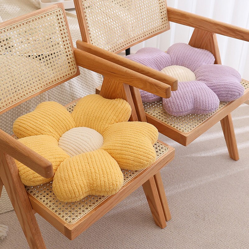 Skorter | Fluffy Clover Flowers Pillow