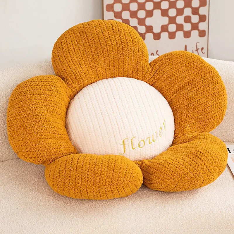 Skorter | Fluffy Daisy Cushion