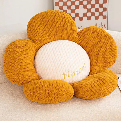 Skorter | Fluffy Daisy Cushion