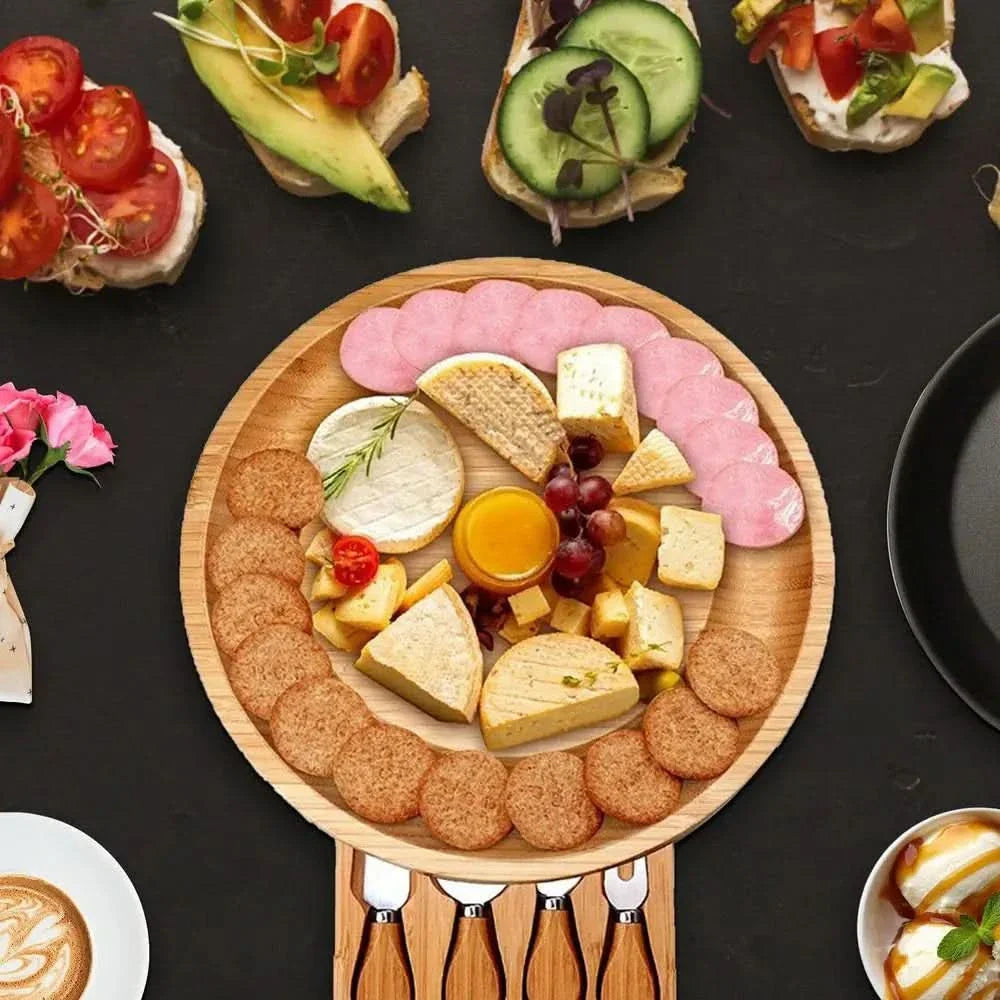 Skorter | CheeseMate – Round Bamboo Cheese Board
