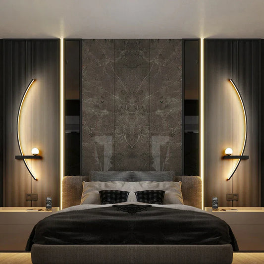 Skorter | Contemporary Edge Wall Lamp – Black & Gold Indoor/Outdoor Lighting for Modern Spaces