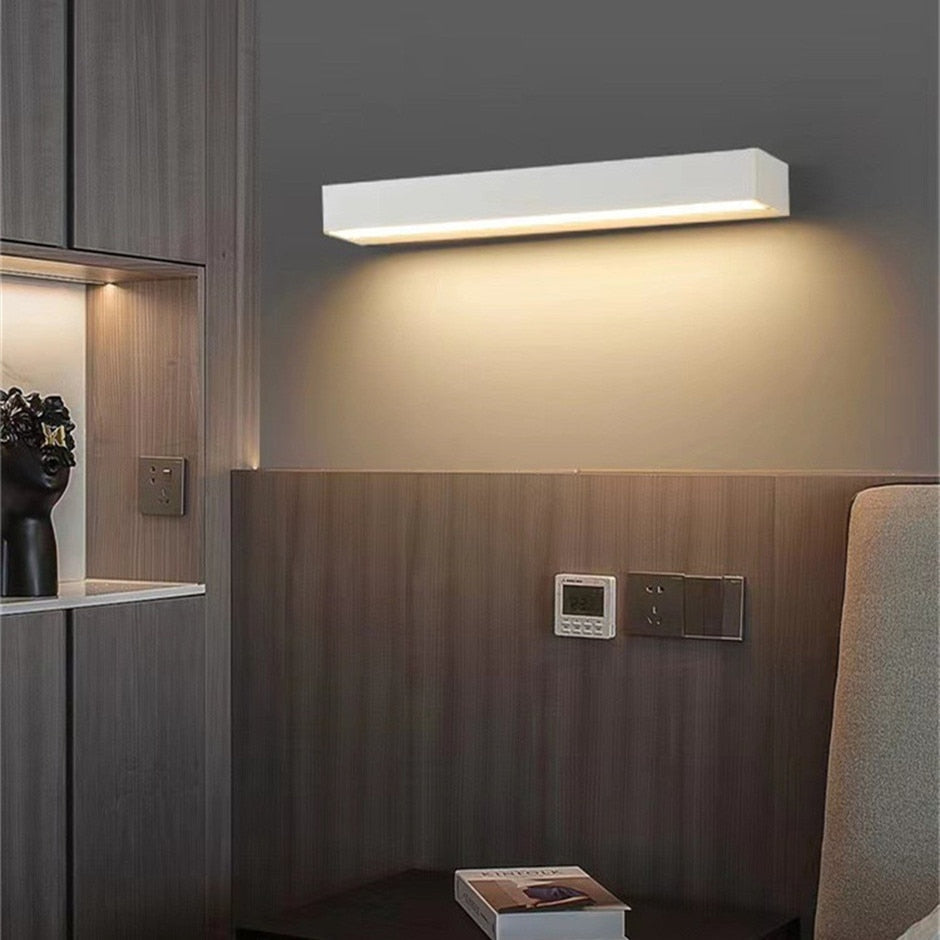 Skorter | GardenLux – Elegant Wall Lamp for Garden with Luxurious Glow