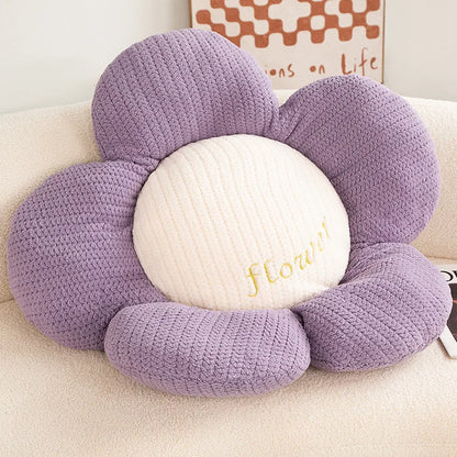 Skorter | Fluffy Daisy Cushion